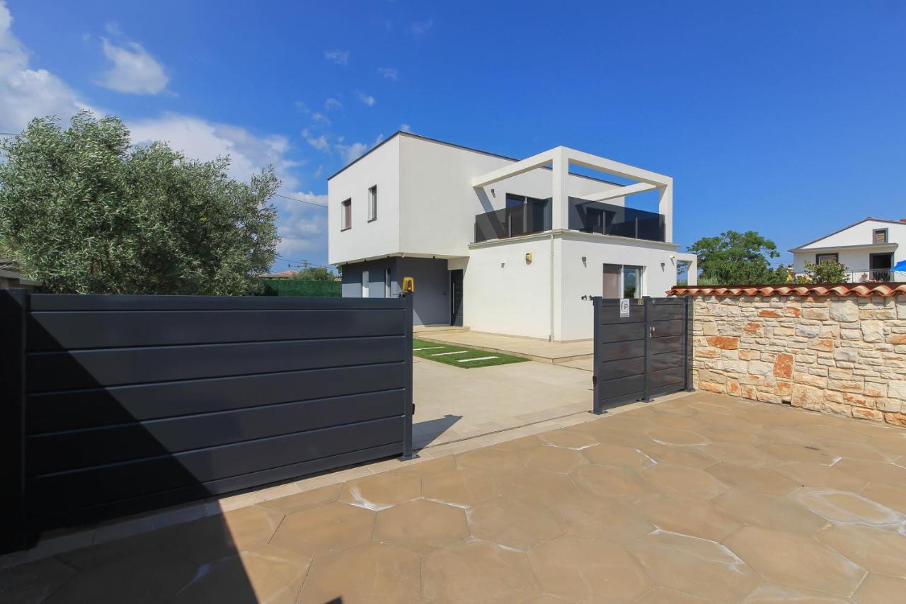Modern Villa Nerina With Private Pool Near PUY Exterior foto