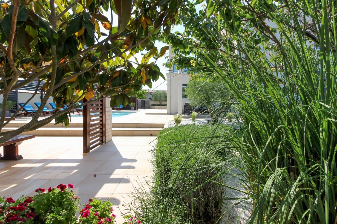 Modern Villa Nerina With Private Pool Near PUY Exterior foto