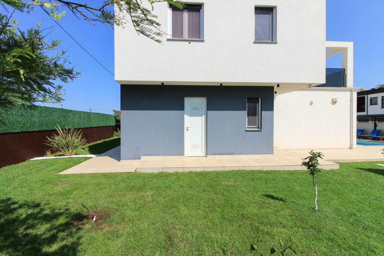 Modern Villa Nerina With Private Pool Near PUY Exterior foto