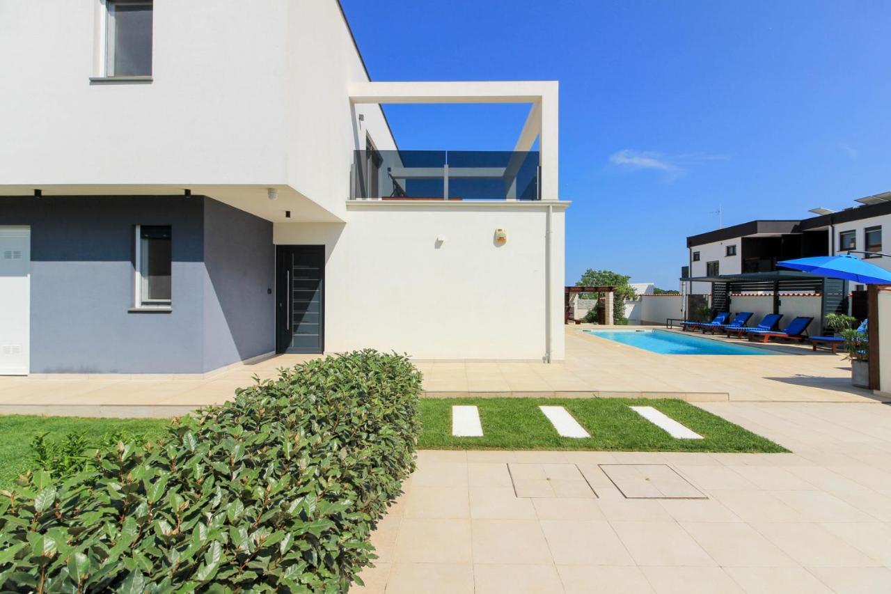 Modern Villa Nerina With Private Pool Near PUY Exterior foto