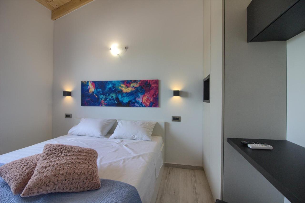 Modern Villa Nerina With Private Pool Near PUY Exterior foto